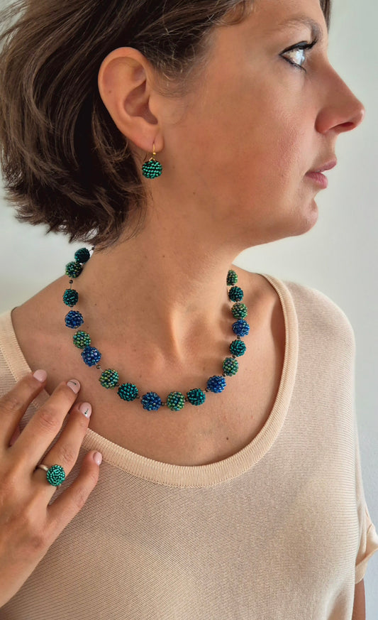 Halskette FLUFFY GREEN OCEAN Unikat - Breite 13 mm | Perlen 3mm