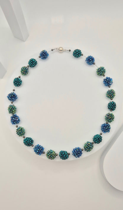 Halskette FLUFFY GREEN OCEAN Unikat - Breite 13 mm | Perlen 3mm